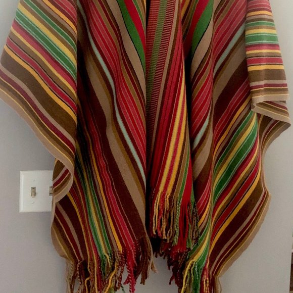 Poncho - Picture 5 of 5